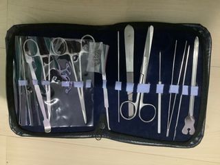 Dissecting Kit with zipped pouch