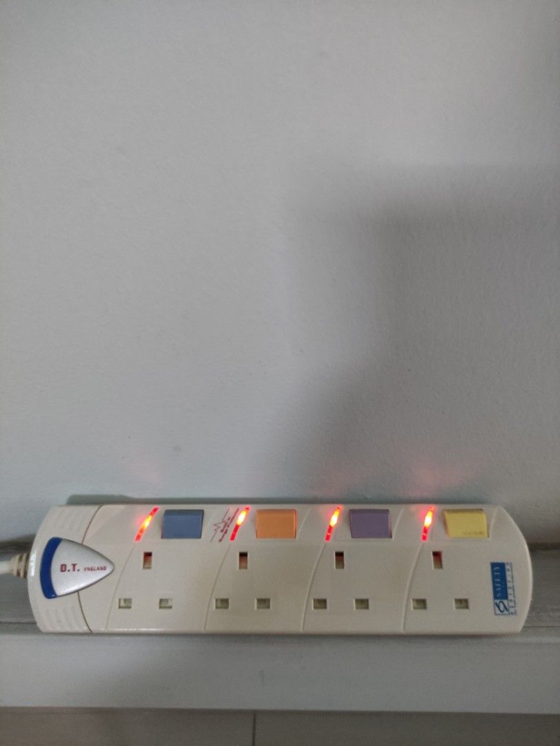 D.T.England 3 Metres 4 Way Sockets Extension Cord, TV & Home Appliances ...