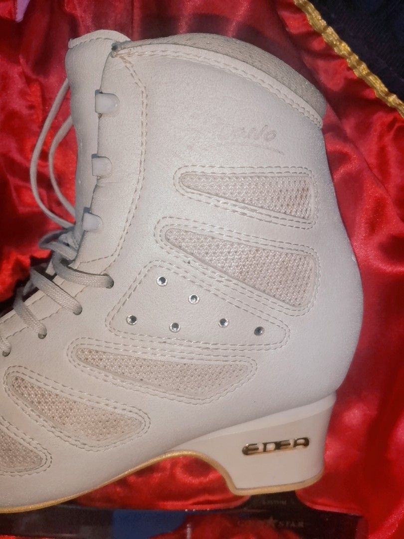 Edea Piano Figure Skating/Ice skating boots, Sports Equipment, Sports