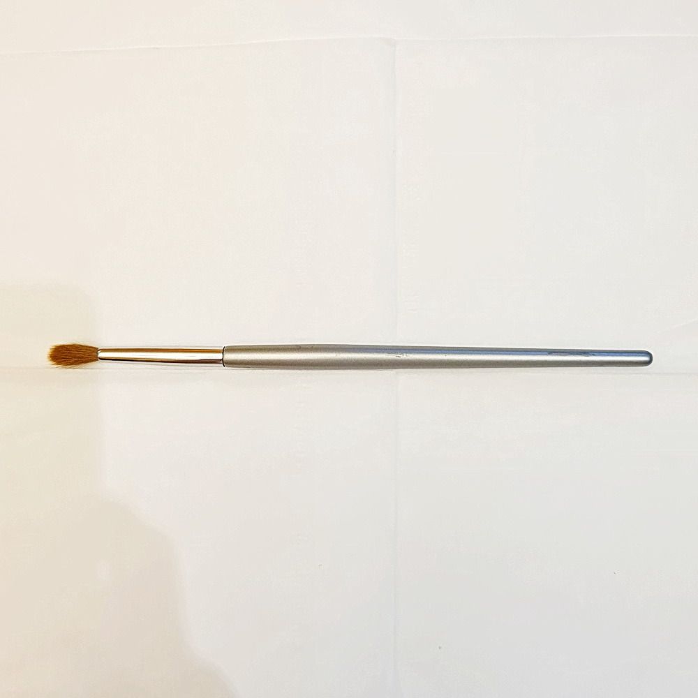 W36 - Small Round-Angle Eye Contour Brush