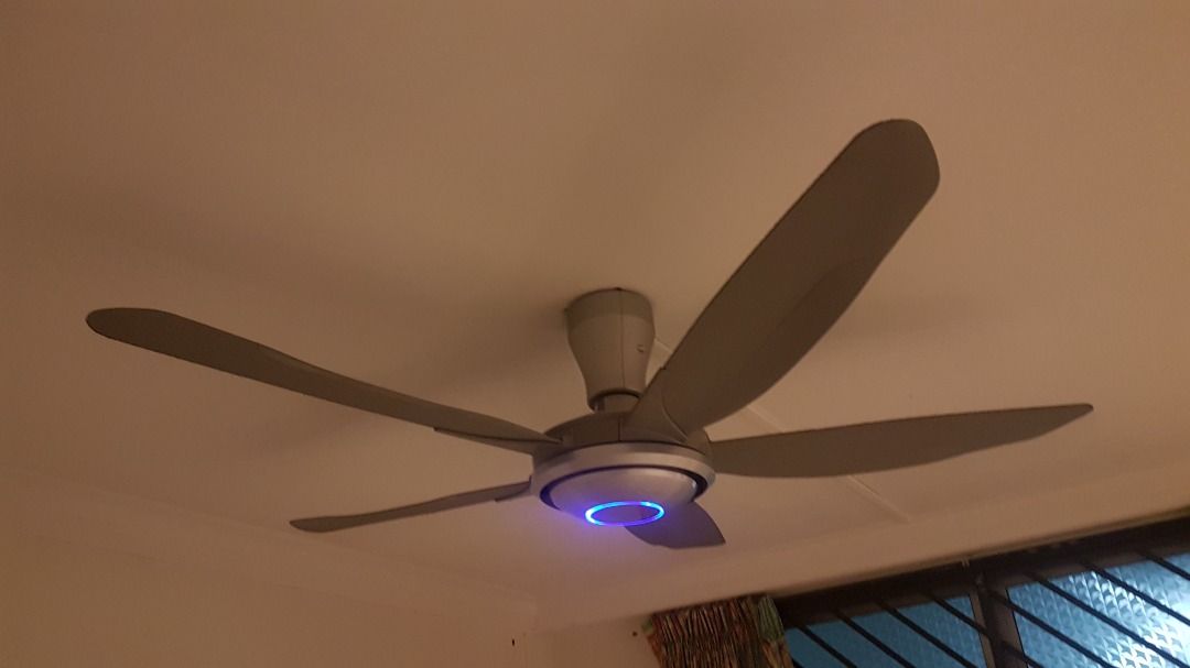 Good KDk ceiling fan with remote 70. Call nowat yishun, Furniture