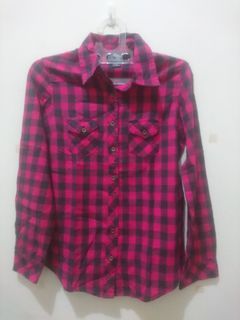 Kemeja tartan kotak kotak magenta