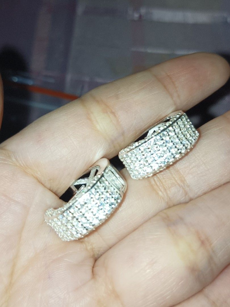 Legit silver biggest clip with stone(CL058), Women's Fashion, Jewelry