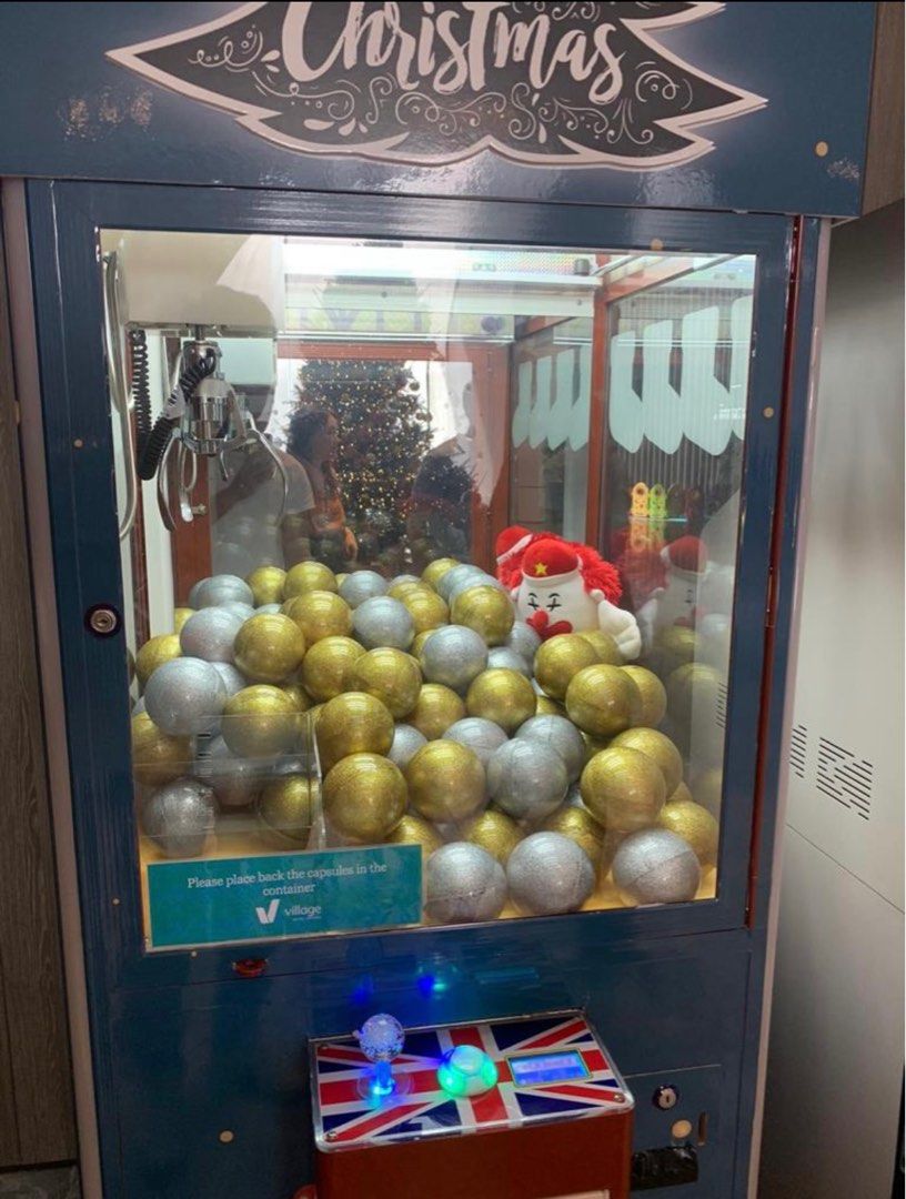 [LIKE NEW] Claw Machine w/ Money Changing Integrated, Everything Else ...