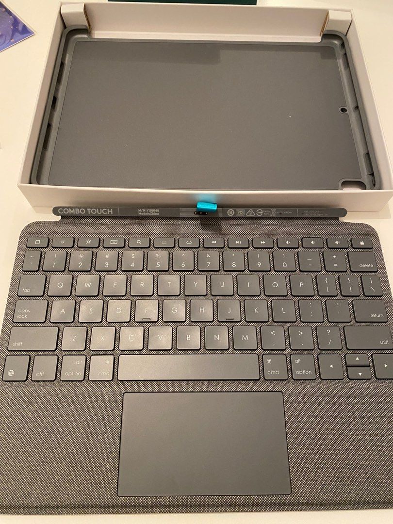 Logitech Combo Touch Keyboard iPad Air 3rd gen iPad Pro 10.5” 鍵盤, 電腦＆科技