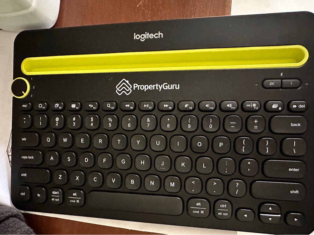 Logitech tablet/ phone keyboard, Computers & Tech, Parts & Accessories ...