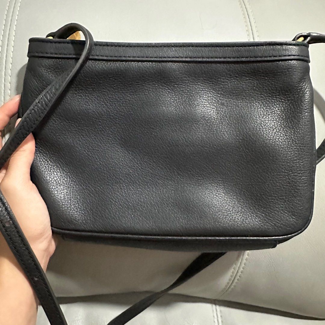 Marc jacobs black best sale leather crossbody bag