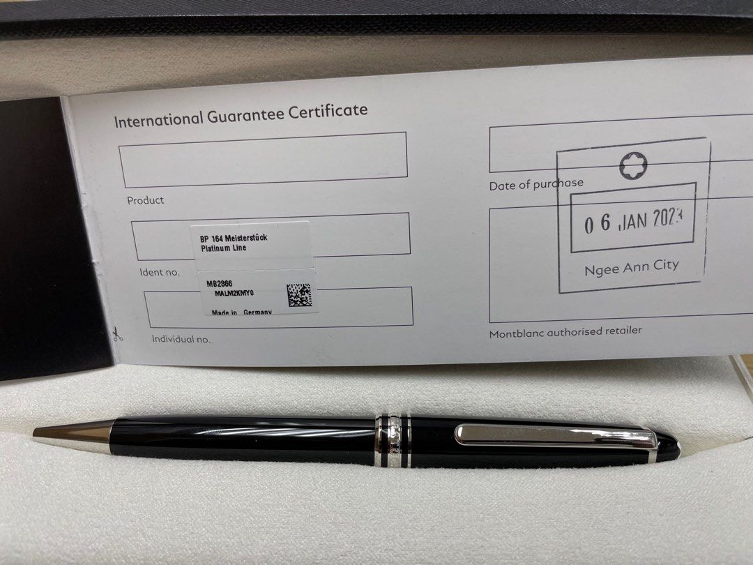 Montblanc Passport Holder & Meisterstuck platinum ballpoint pen, Luxury