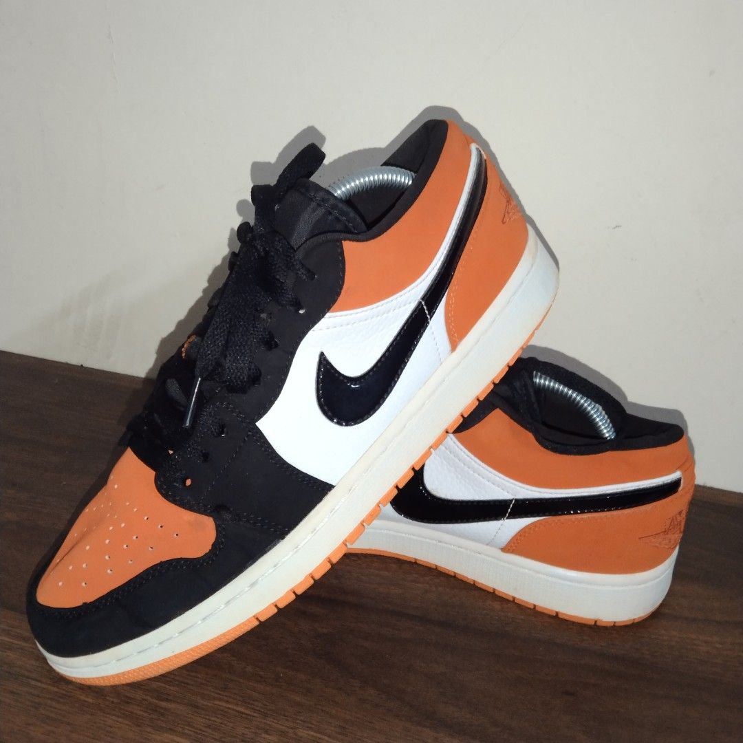 aj 1 singles day