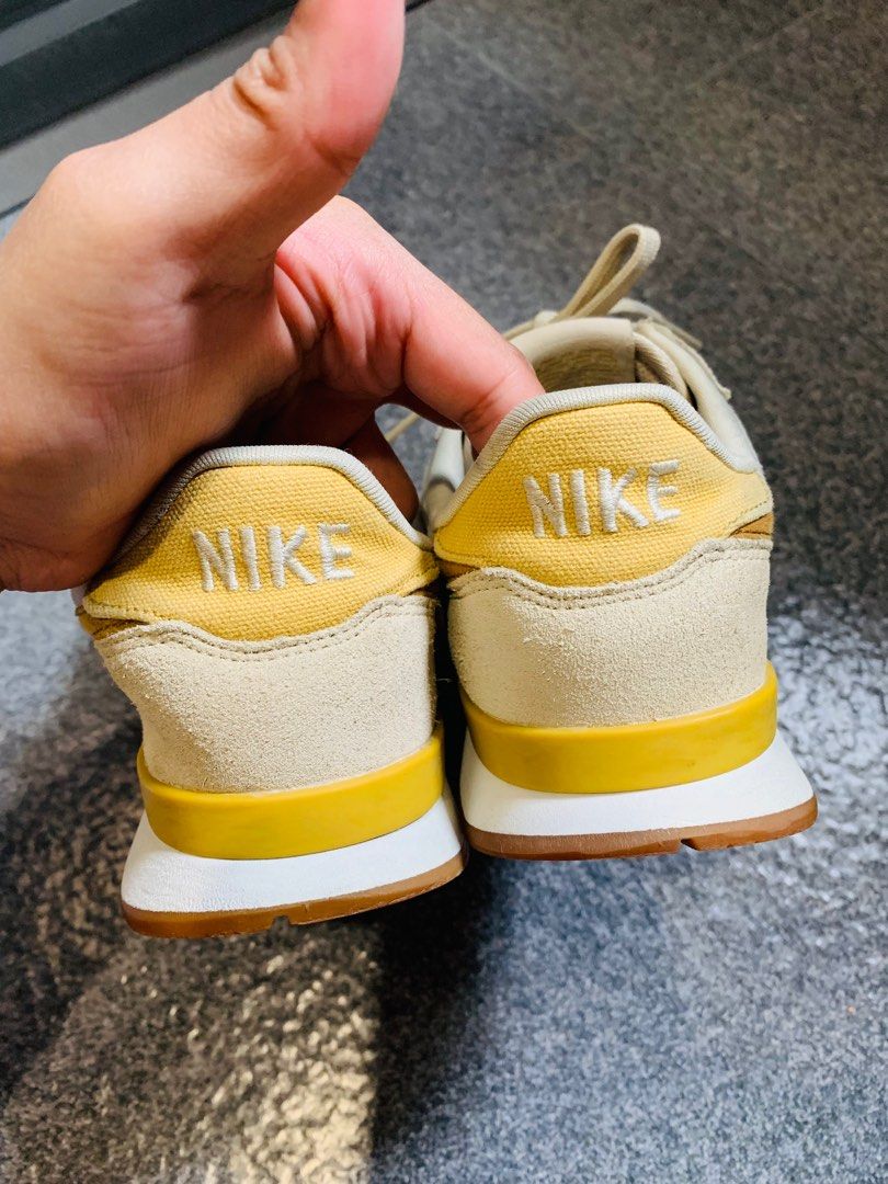Nike internationalist beach wheat gold discount