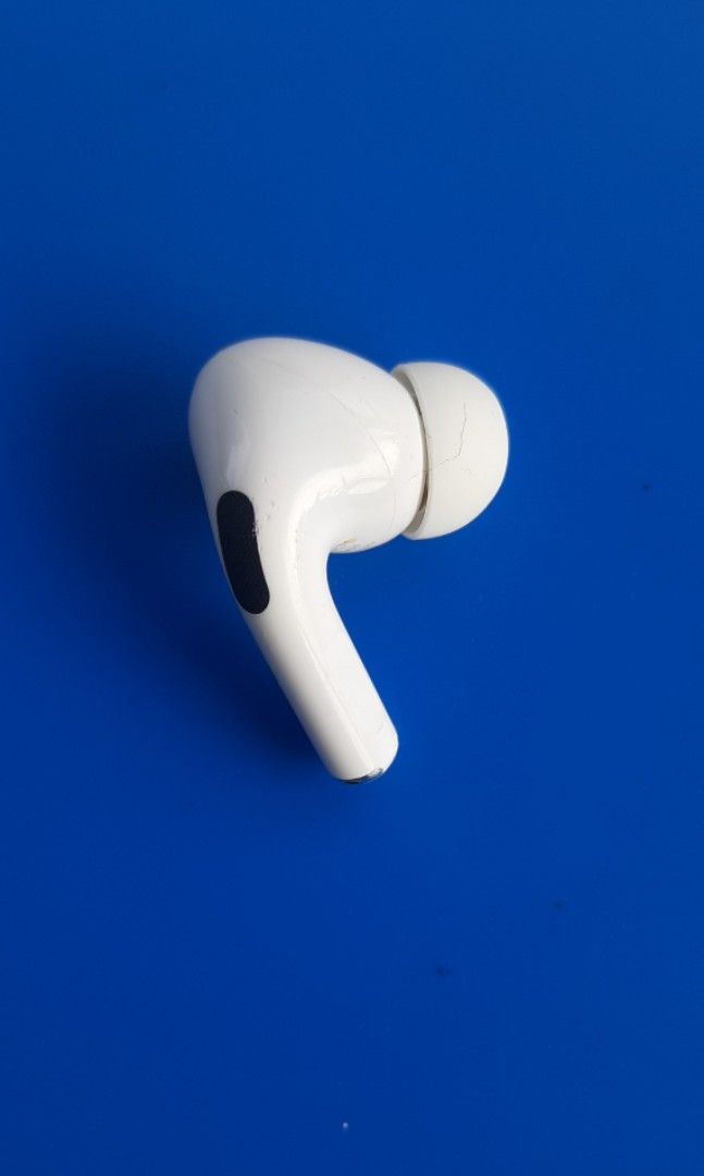 Original Airpod pro ( right side only ), Audio, Earphones on Carousell