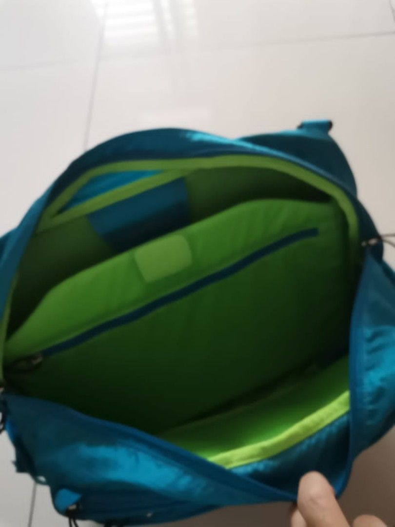 Osprey Ozone Courier Bag, Men's Fashion, Bags, Sling Bags on Carousell