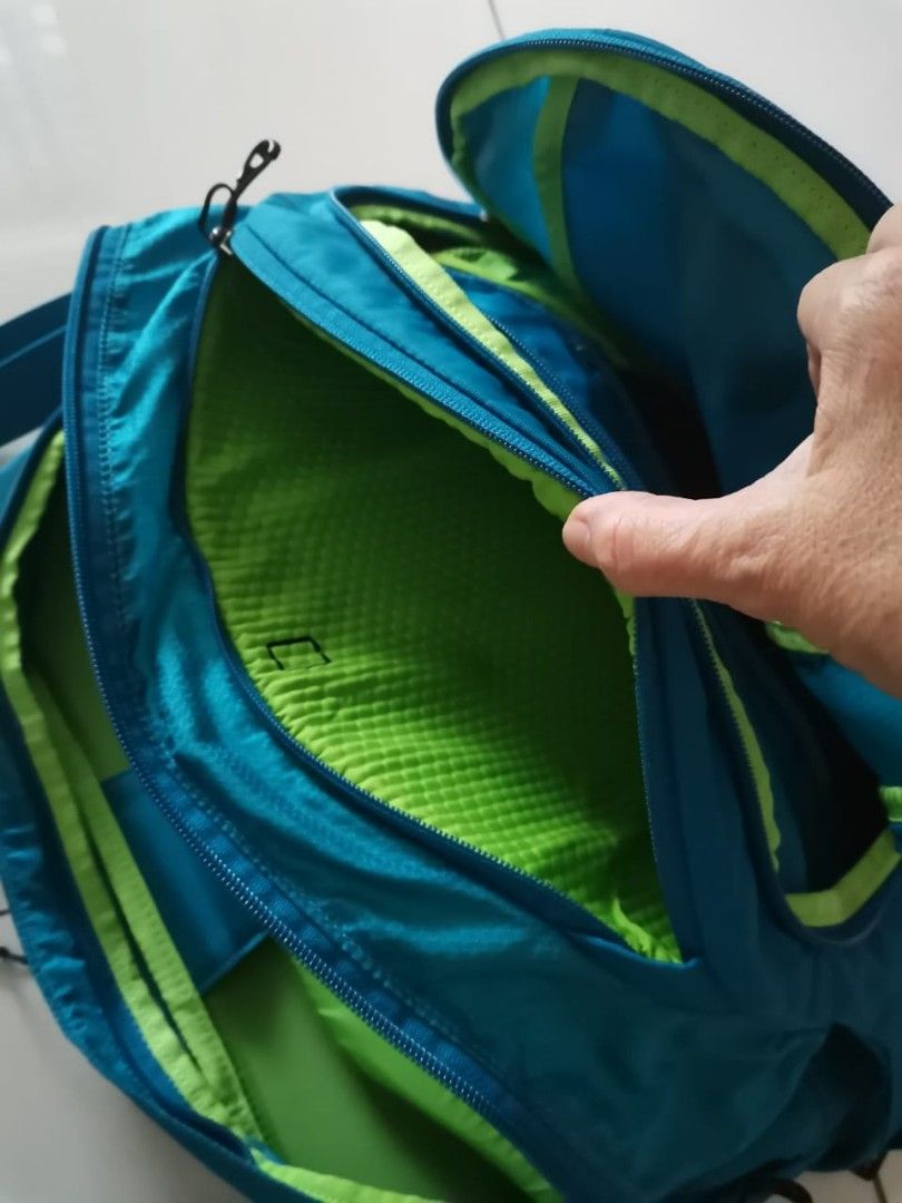 Osprey Ozone Courier Bag, Men's Fashion, Bags, Sling Bags on Carousell