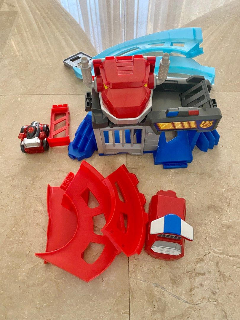 Playskool Heroes Transformers Rescue Bots Flip Racers Chomp and Chase Raceway