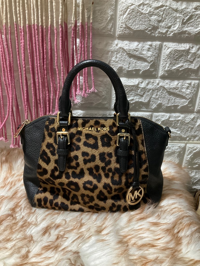 Preloved MK Leopard Small Handbag, Women's Fashion, Bags & Wallets,  Cross-body Bags on Carousell