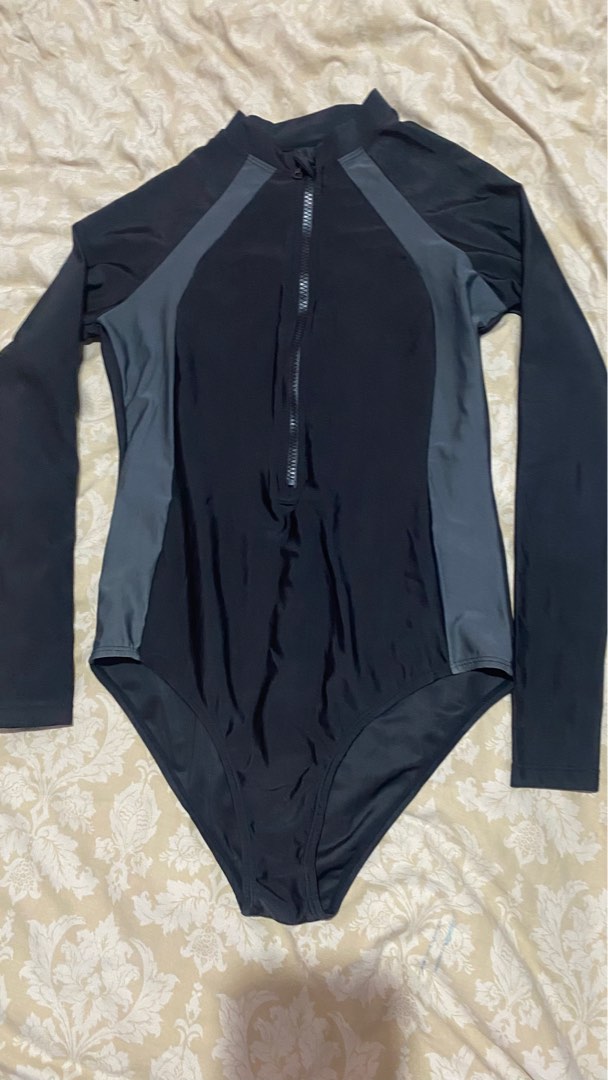 Rash gourd one piece swimming attire, Women's Fashion, Swimwear, Rash