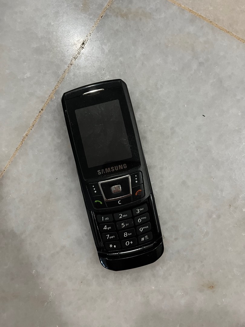 Samsung Keypad Phone w/ Charger, Mobile Phones & Gadgets, Mobile Phones