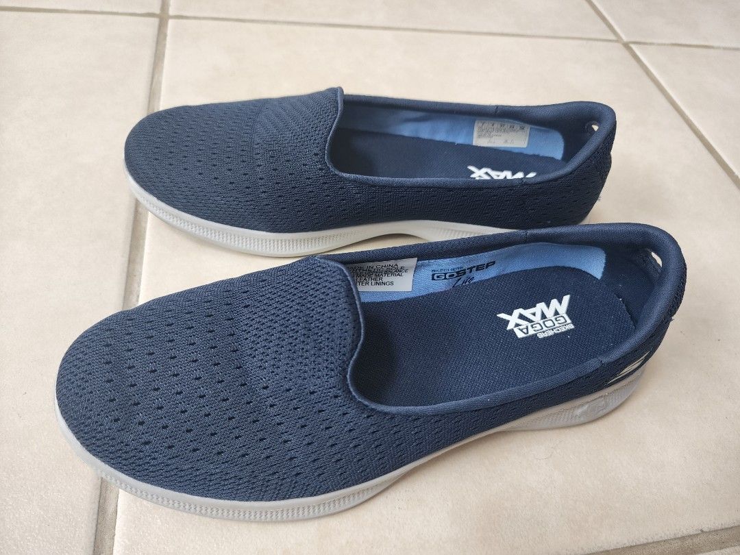 Skechers go step outlet lite goga max