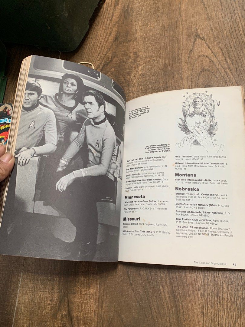 Star Trek Catalog 1979 vintage, Buku & Alat Tulis, Buku di Carousell