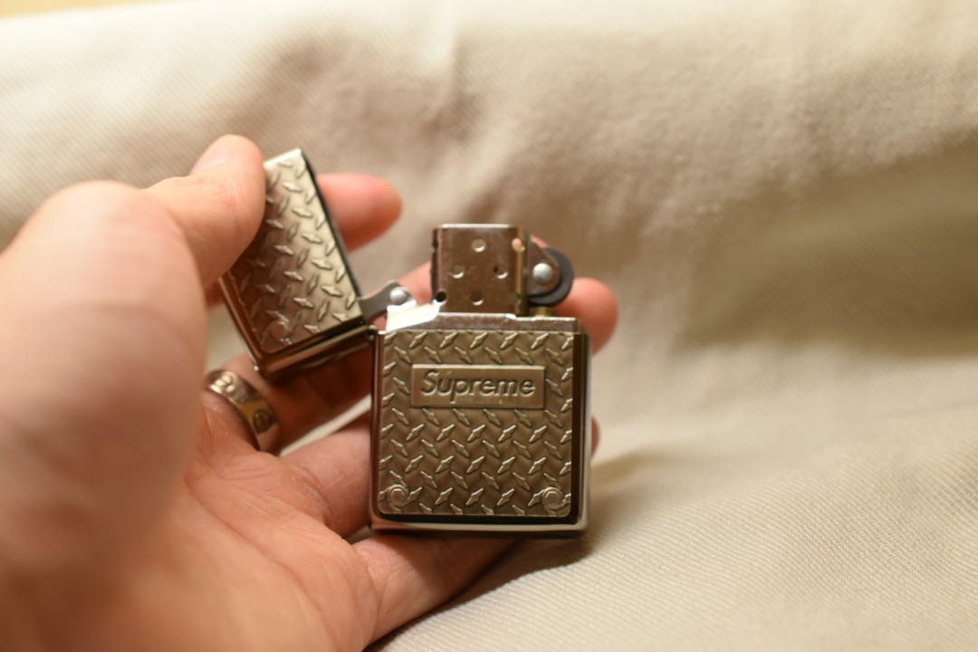 Supreme SS19 Diamond Zippo, 興趣及遊戲, 收藏品及紀念品, 古董收藏