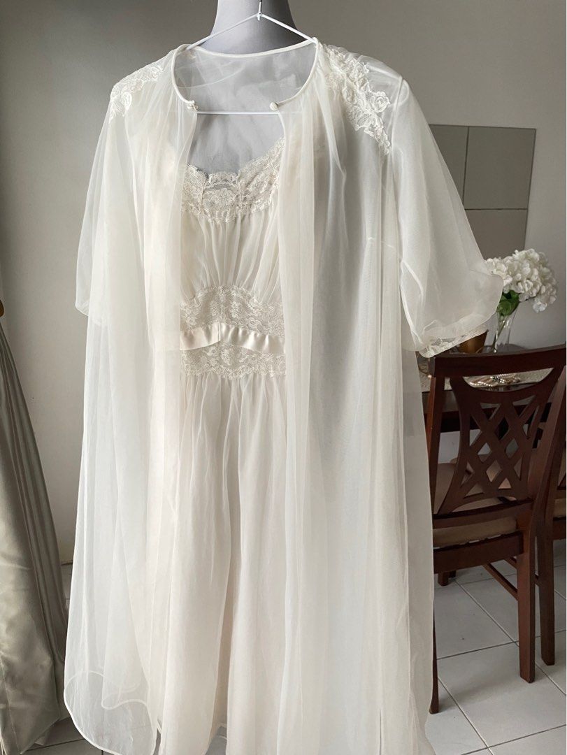 Vanity fair peignoir sets outlet