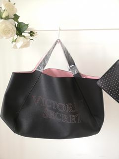 Victoria's Secret Large Red Floral Rose Tote Bag Limited Edition, Women's  Fashion, Bags & Wallets, Tote Bags on Carousell