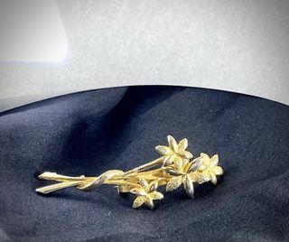 Vintage Flower Brooch Pin