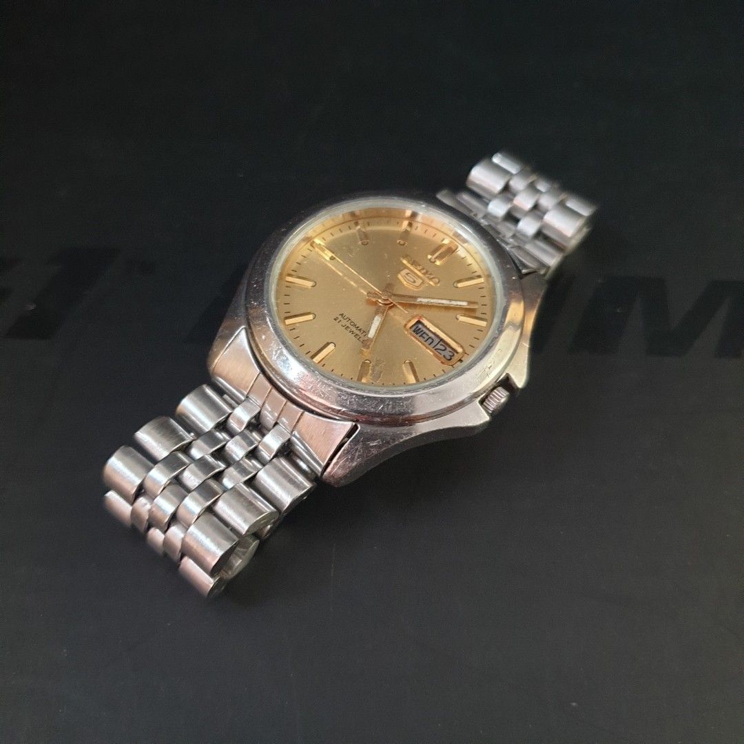 Vintage Seiko 5 Automatic 21 jewels Gold face design, Men's Fashion,  Watches & Accessories, Watches on Carousell