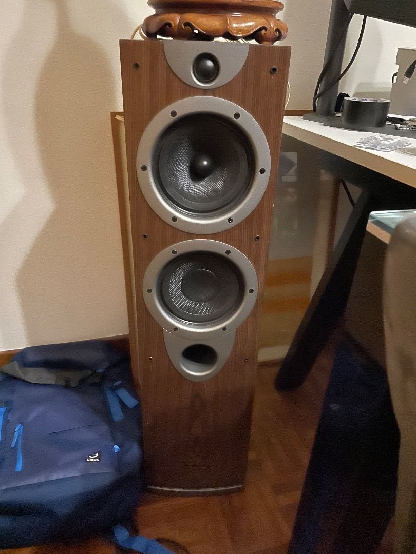 Wharfedale Speakers Surround Set with Musiccast Yamaha Receiver 7.1 and