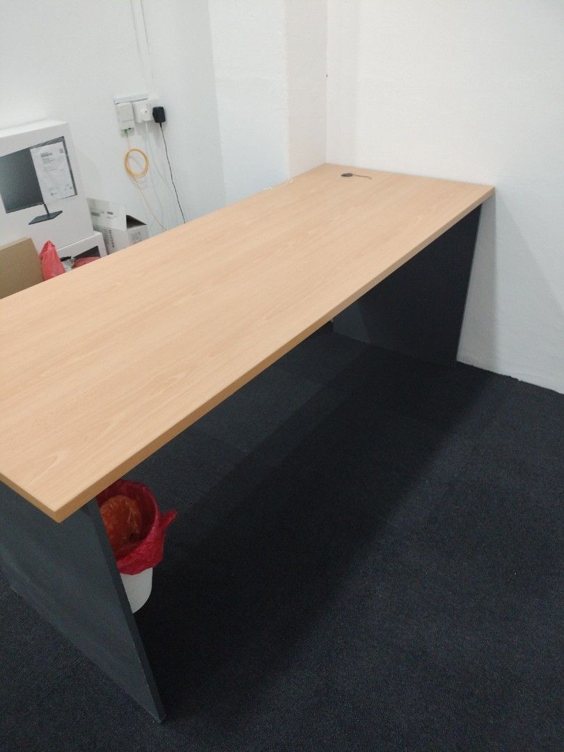 *Urgent Selling Off Wooden Office Desk (Without Drawers), Computers