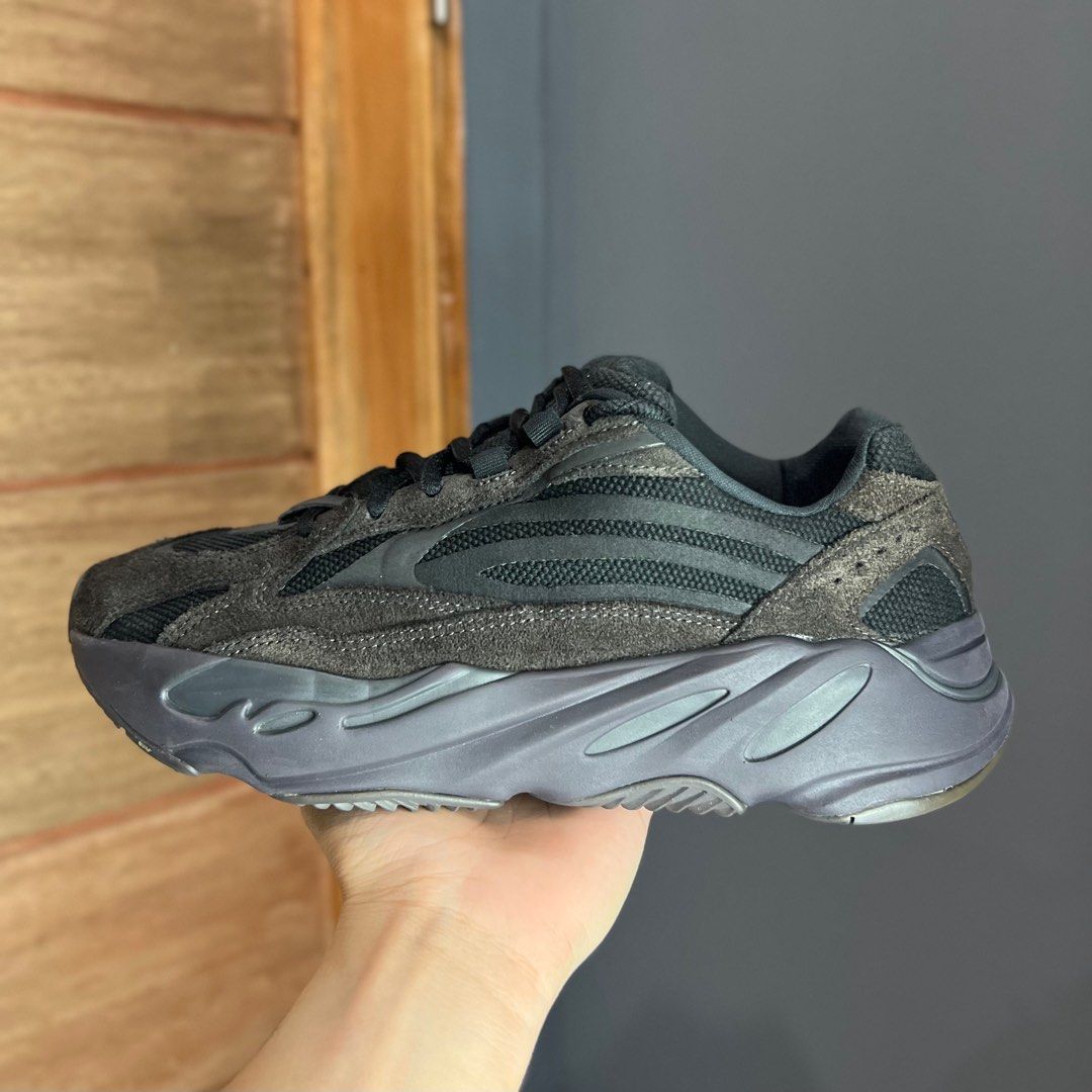 YEEZY 700 V2 VANTA 7.5US 8.5US WOMEN Men s Fashion Footwear