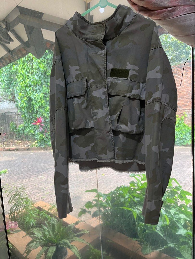 Zara cropped camo jacket top