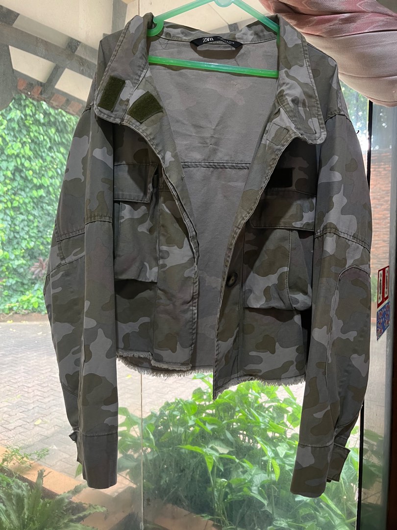 Zara cropped camo best sale jacket