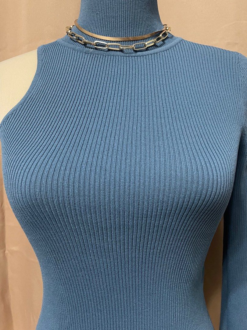 Original zara one shoulder knit top (Category: Others Tops) located in Quezon City. Submitted by fabcandy (Listing ID 1147423343, Image 2). Description: Zara One Shoulder Knit Top (S on tag, can fit up to Me) Brand New; price tag removed only. - P750, bought for P1,995..