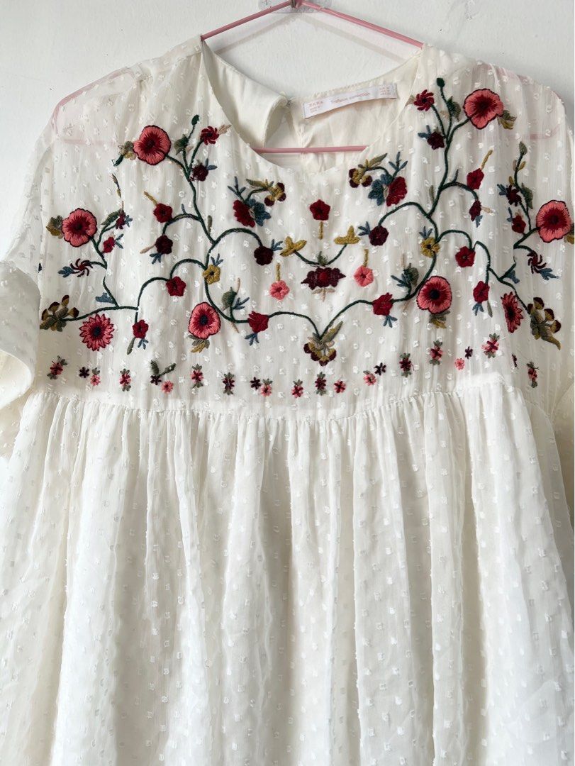 Zara Romper Dress (Category: Rompers) located in Cavite. Submitted by AnnClosetCollection (Listing ID 1211728922, Image 3). Description: Auth Zara Romper Dress Eyelet ang Embroidered M on Tag Super Pretty All items are preloved so please manage your expectation No return no exchange Payment 1st policy Shipping via lalamove/grab/shopee checkout.