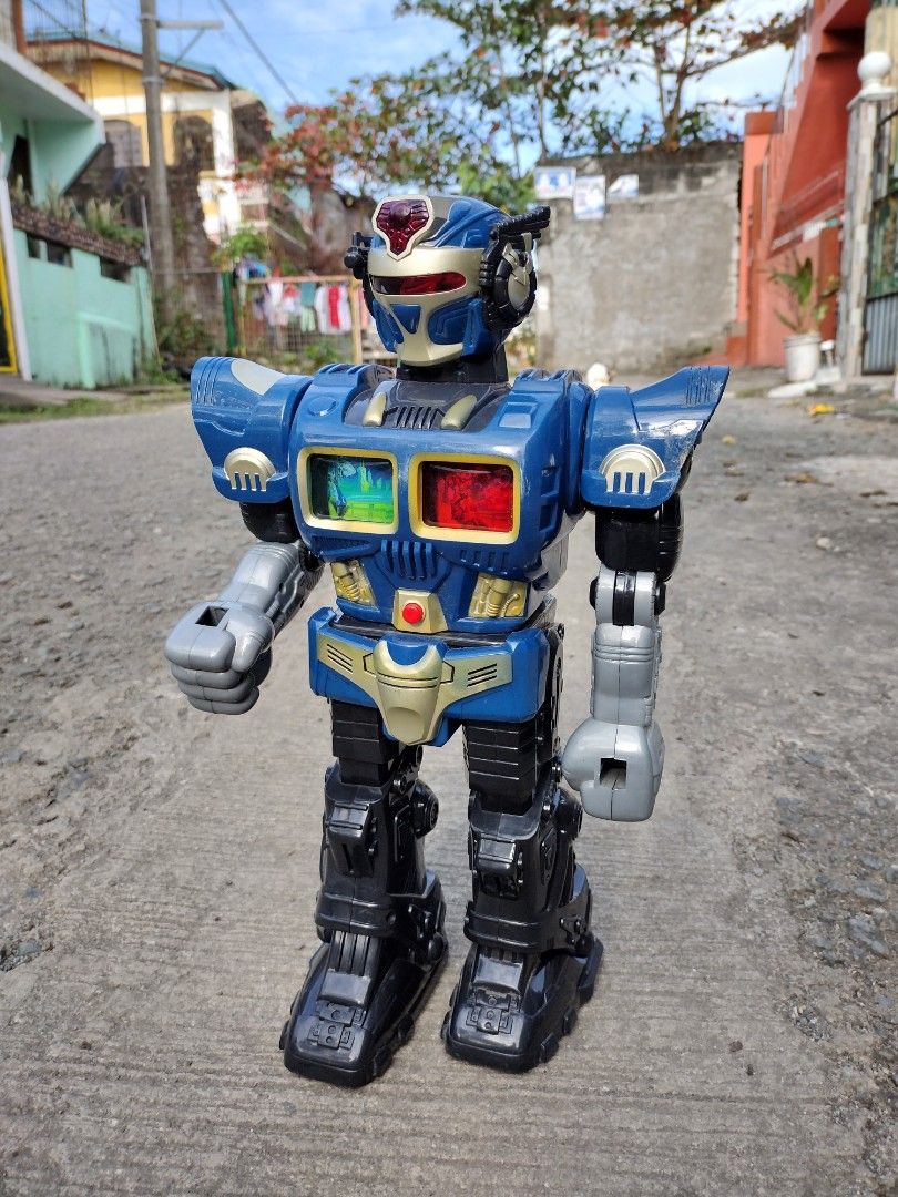 2005 Happy Kid Toy Robot 15 inch Vintage Toy Robot Collectible, Hobbies