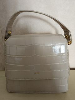 （分類：）位於 。 由 leungsiuming 提交（商品編號 1211980875，圖片 1）。簡介： 。