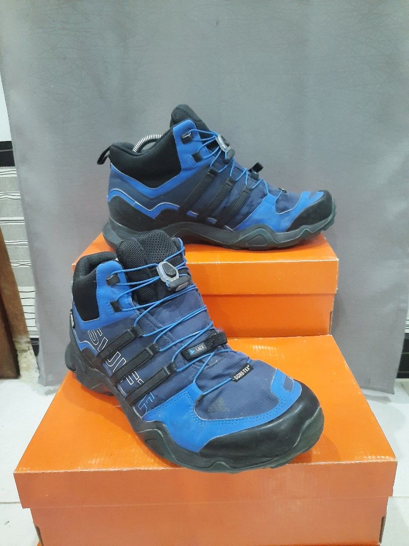 ADIDAS TERREX SWIFT R MID GTX, Fesyen Pria, Sepatu Lainnya di