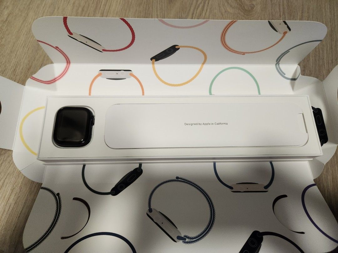 Apple Watch SE (Gen 2 2022) 40mm with EdgeShield Case, Mobile