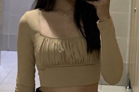 apricot ruched long sleeve crop top (Category: Longsleeves) located in Paranaque City. Submitted by declutterbyourstruly (Listing ID 1211976097, Image 2). Description: worn once .