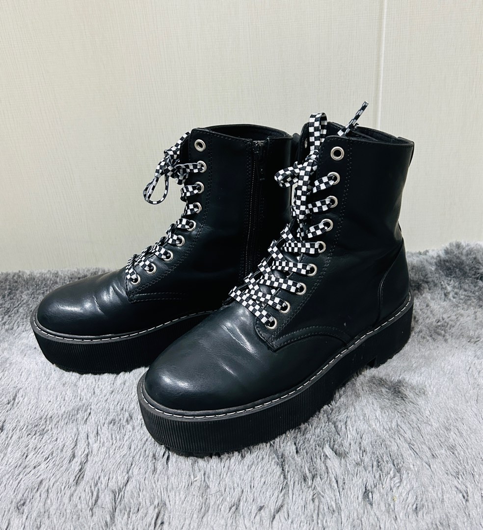 Authentic H&M Platform Boots, Women's Fashion, Footwear, Boots on Carousell