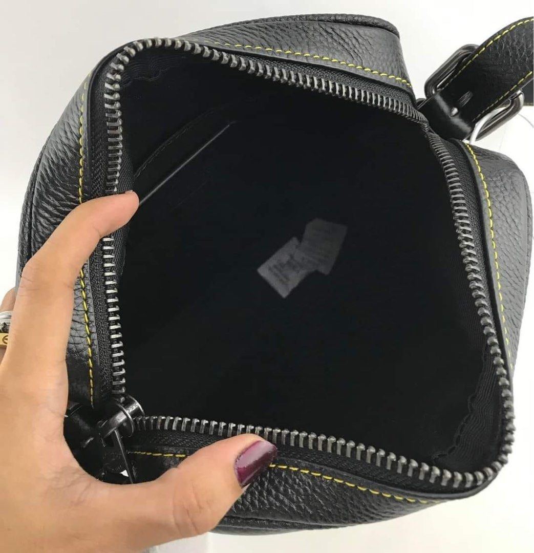 CCH HUDSON CROSSBODY (Category: Luxury Bags & Wallets) located in Batangas. Submitted by Aki.s_Cart (Listing ID 1212023348, Image 3). Description: CCH Hudson Cbody 21*25*7cm P2,200 + sf Actual photo.