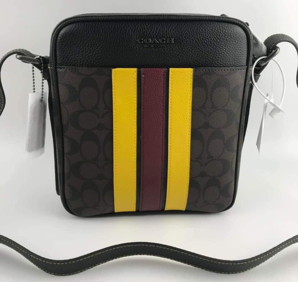CCH HUDSON CROSSBODY (Category: Luxury Bags & Wallets) located in Batangas. Submitted by Aki.s_Cart (Listing ID 1212023348, Image 1). Description: CCH Hudson Cbody 21*25*7cm P2,200 + sf Actual photo.
