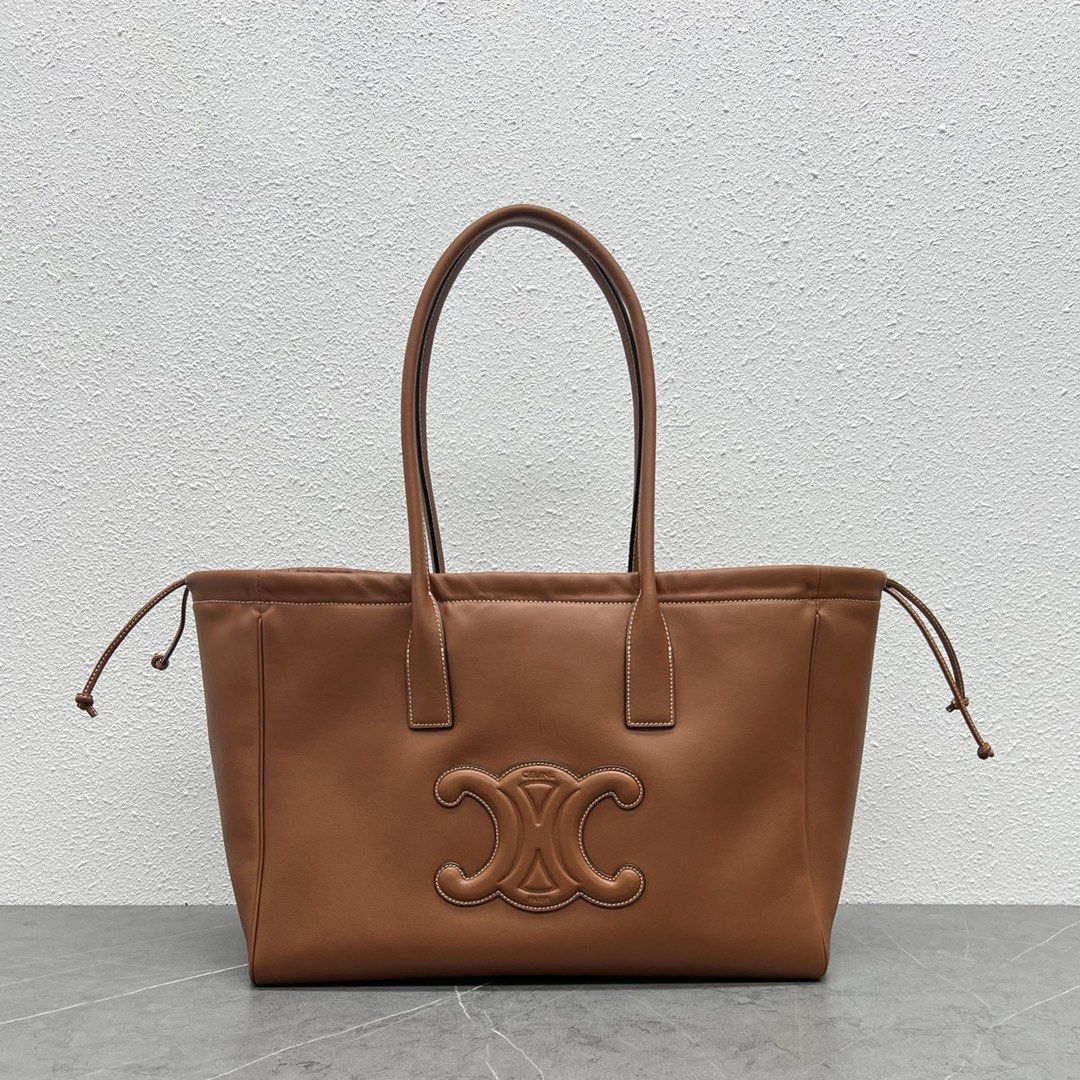 Louis Quatorze Tote Bag, Luxury, Bags & Wallets on Carousell