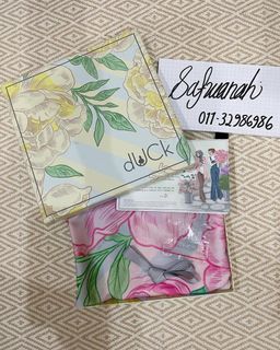 Duckscarves Blooming Peonies Pink