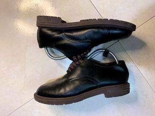 Elcanto The Brown Shoes