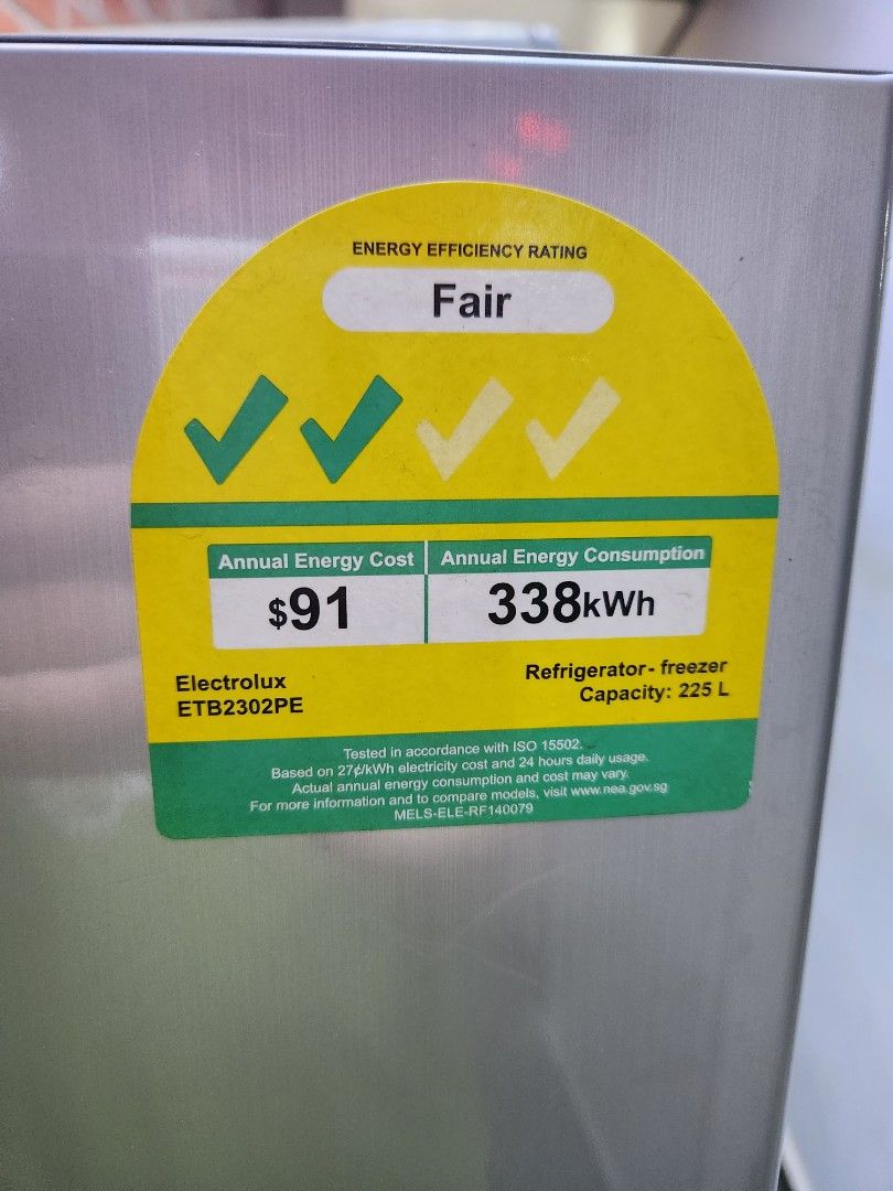 ELECTROLUX Fridge 225L ETB2302PE, TV & Home Appliances, Kitchen