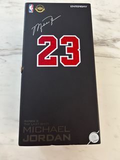 Enterbay RM-1055: NBA - Michael Jordan Series 2 #23 Black Jersey