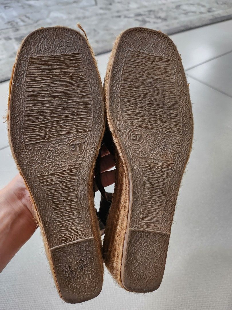 Espadrilles from Spain (Category: Sandals) located in Quezon City. Submitted by essinea (Listing ID 1211924744, Image 2). Description: PLEASE MAKE READING A HABIT. READ BELOW BEFORE CHATTING. Available. Barely used (too small for me) no ww. i dont entertain perverts buyer arranges shipping Ncr.