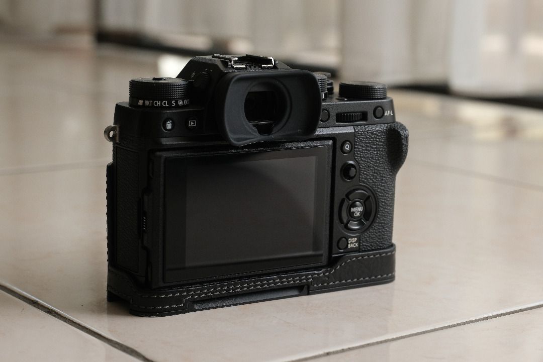 Fujifilm XT2 XT2 body only shutter count 16k, Photography, Cameras on